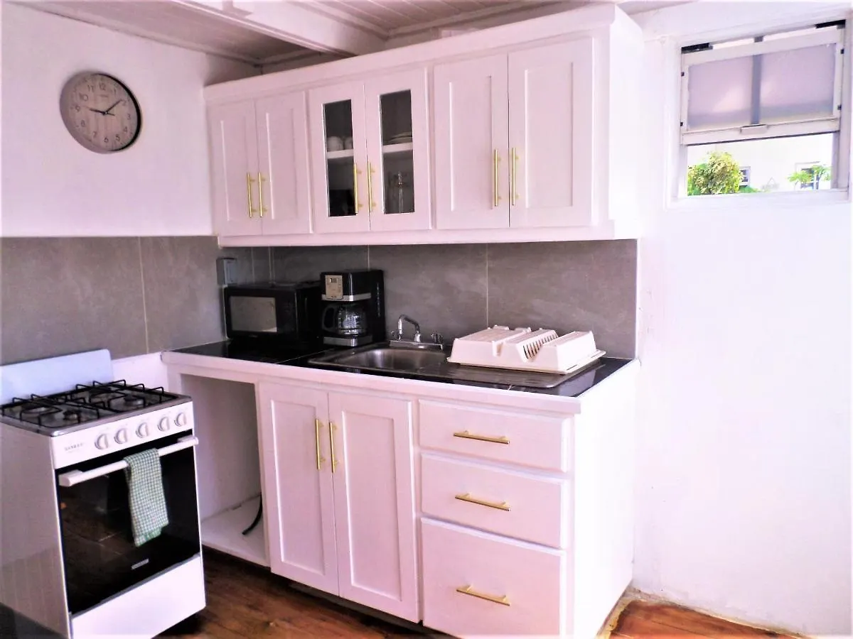 Annabelle'S Apartment Saint James 0*,  Barbados