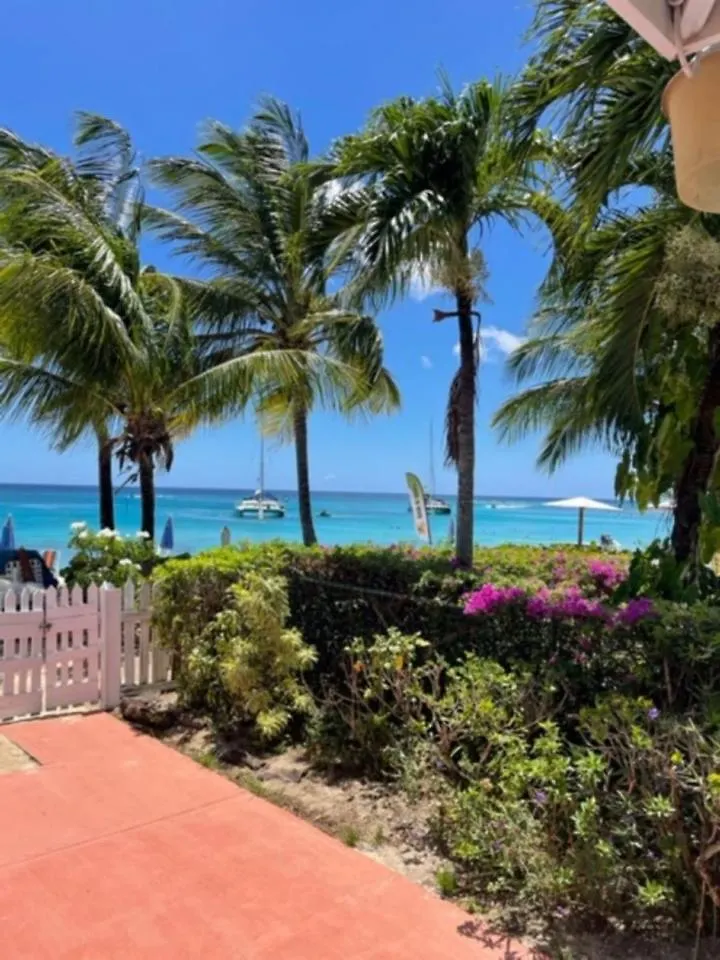 Annabelle'S Apartment Saint James Barbados