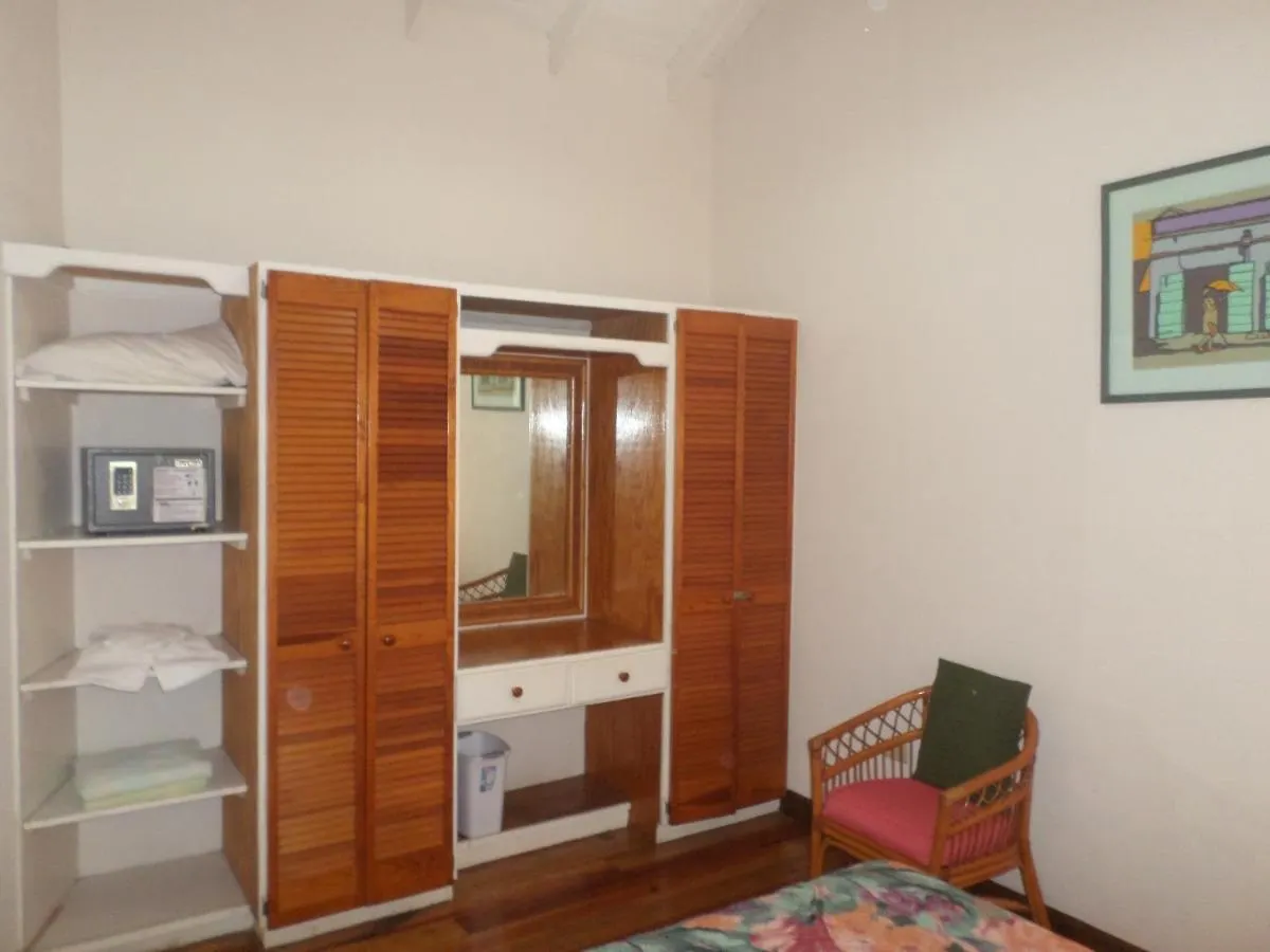 Annabelle'S Apartment Saint James Barbados